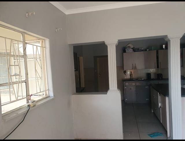 4 BEDROOM HOUSE FOR SALE IN PRETORIA GARDENS